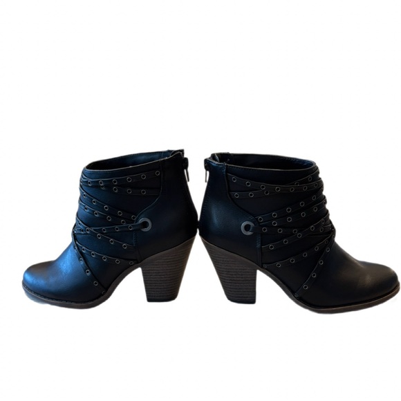 Fergalicious Fergie Windy Black Heeled Ankle Boots Studded Nice Condition 7.5M - Picture 2 of 7